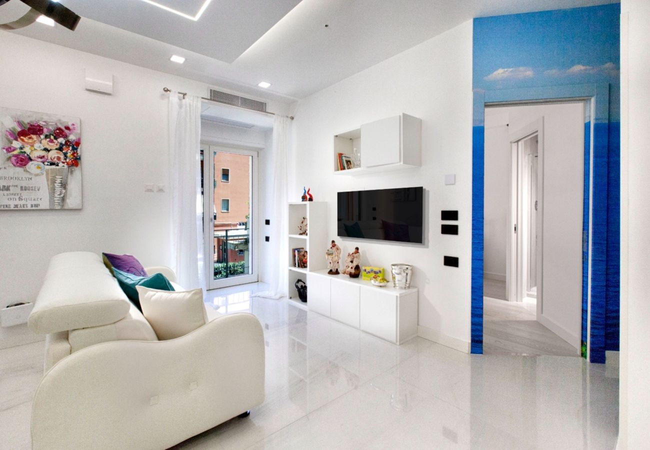Apartment in Sorrento - AMORE RENTALS - Casa da Franca with Balcony and Air Conditioning