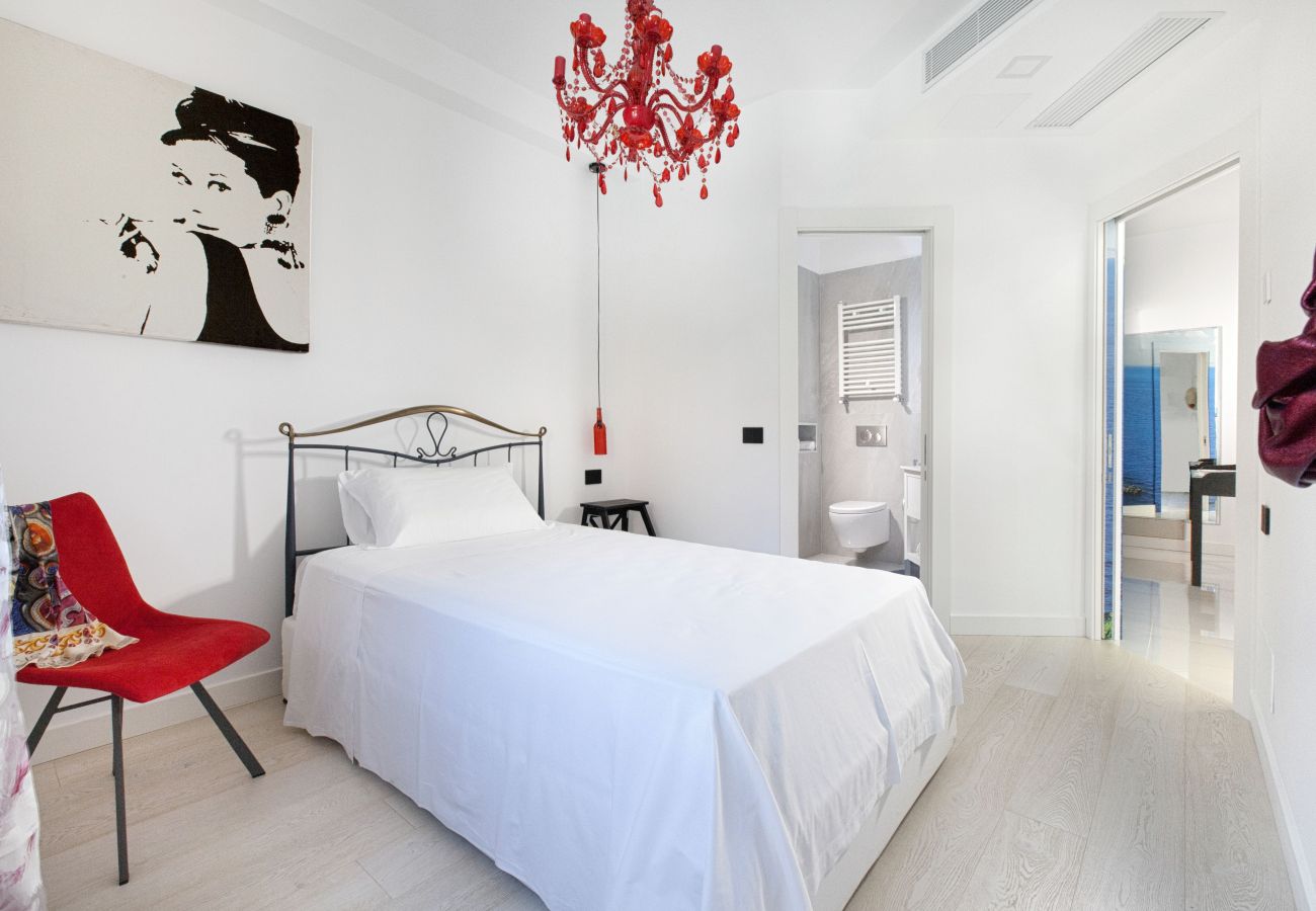 Apartment in Sorrento - AMORE RENTALS - Casa da Franca with Balcony and Air Conditioning