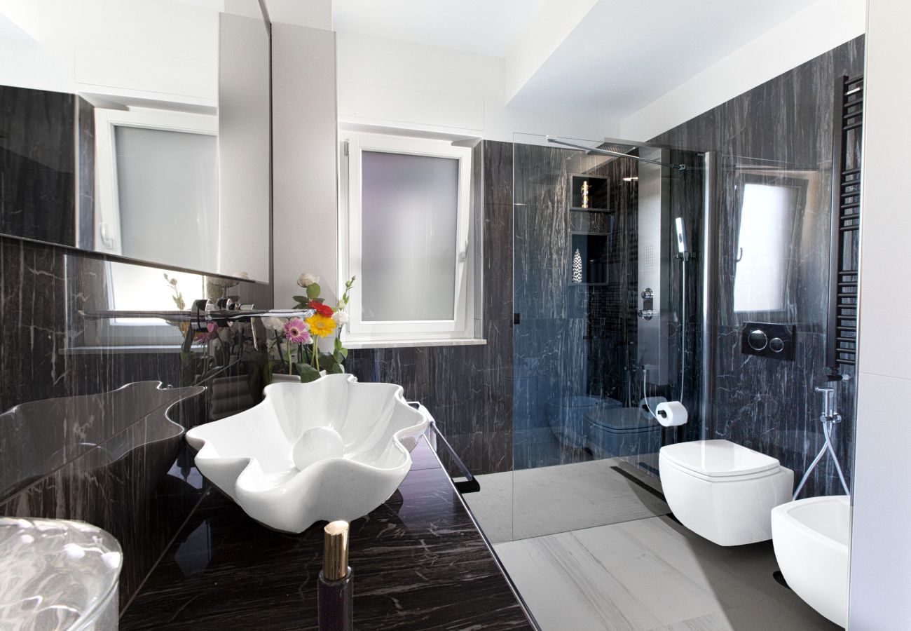 Apartment in Sorrento - AMORE RENTALS - Casa da Franca with Balcony and Air Conditioning