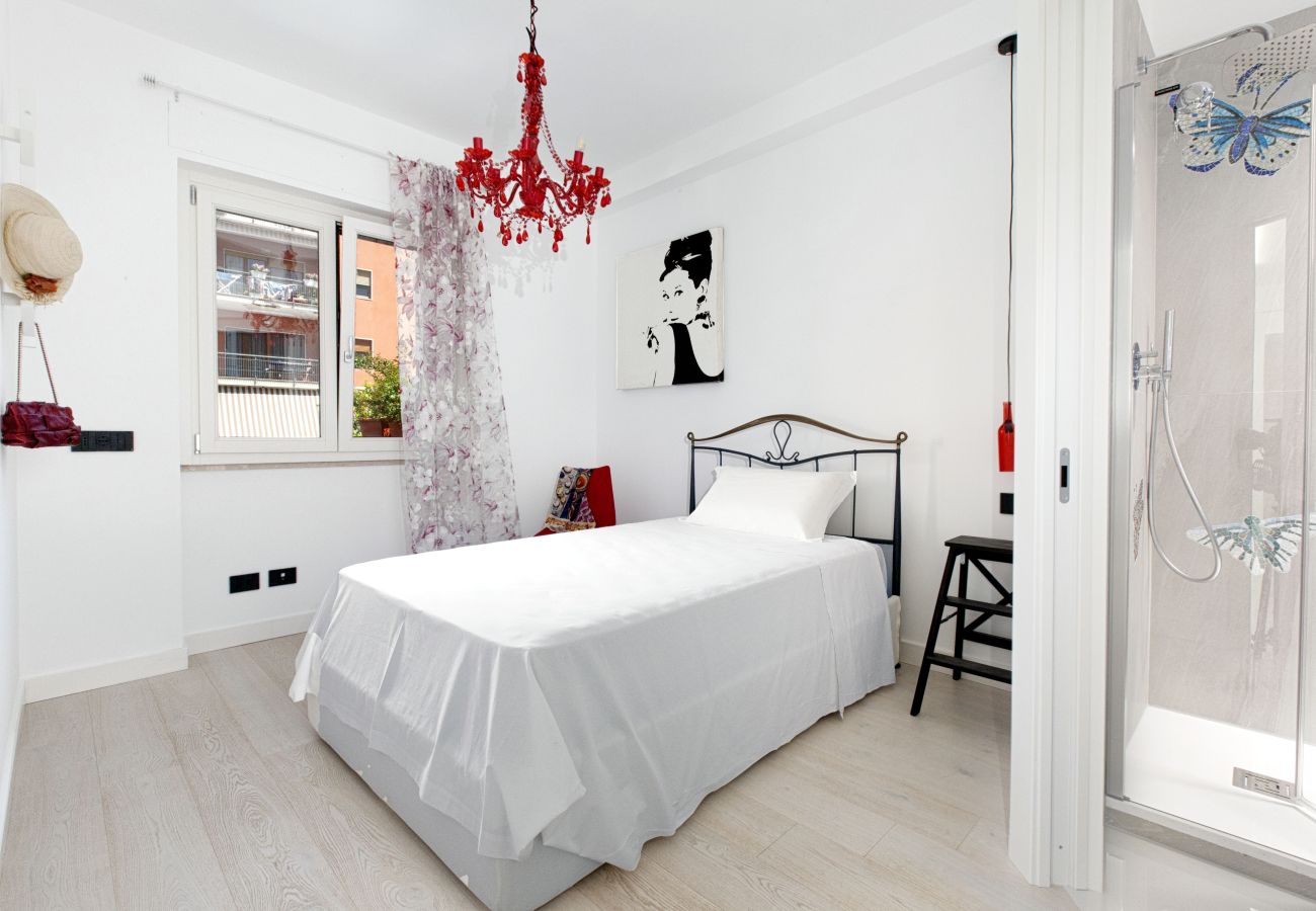 Apartment in Sorrento - AMORE RENTALS - Casa da Franca with Balcony and Air Conditioning