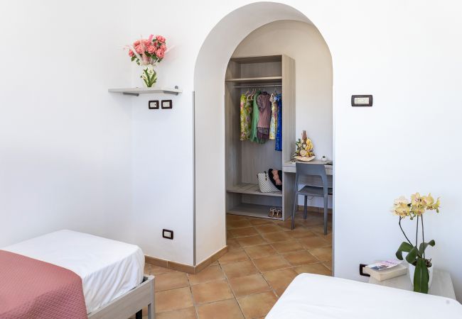 Villa in Sant´Agata sui Due Golfi - AMORE RENTALS - Villa Lions Rose with Swimming Pool and Sea View Villa in Sant´Agata sui Due Golfi - AMORE RENTALS - Villa Lions Rose with Swimming Pool and Sea View