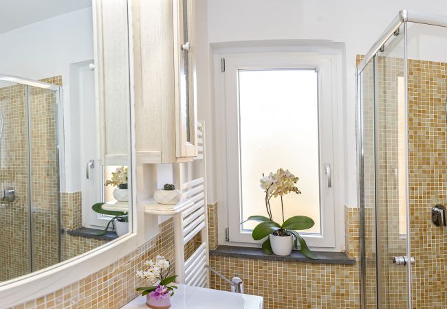 Villa in Sant´Agata sui Due Golfi - AMORE RENTALS - Villa Lions Rose with Swimming Pool and Sea View Villa in Sant´Agata sui Due Golfi - AMORE RENTALS - Villa Lions Rose with Swimming Pool and Sea View