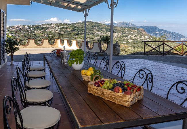 Villa in Sant´Agata sui Due Golfi - AMORE RENTALS - Villa Lions Rose with Swimming Pool and Sea View Villa in Sant´Agata sui Due Golfi - AMORE RENTALS - Villa Lions Rose with Swimming Pool and Sea View