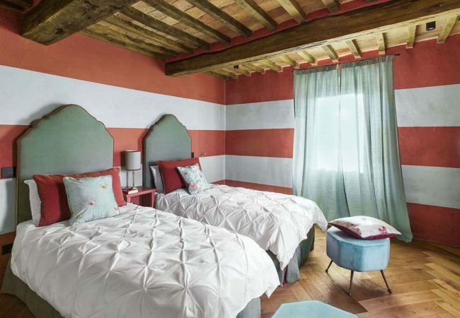 Villa in Sarteano - AMORE RENTALS - Villa Viola with Pool, Garden, Ideal for Weddings Villa in Sarteano - AMORE RENTALS - Villa Viola with Pool, Garden, Ideal for Weddings