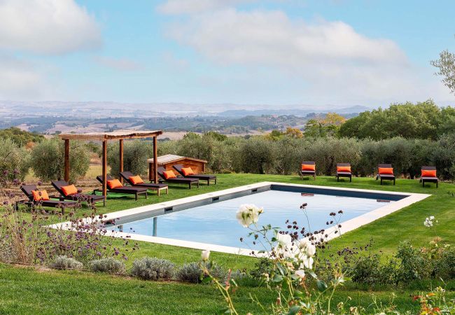 Villa in Sarteano - AMORE RENTALS - Villa Viola with Pool, Garden, Ideal for Weddings Villa in Sarteano - AMORE RENTALS - Villa Viola with Pool, Garden, Ideal for Weddings