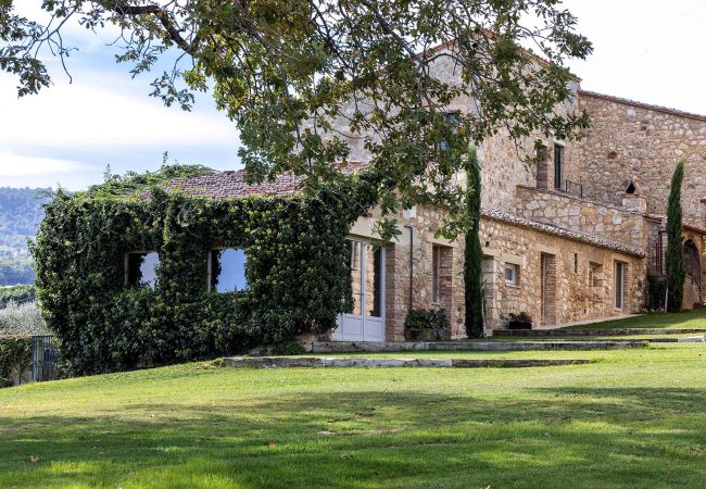 Villa in Sarteano - AMORE RENTALS - Villa Viola with Pool, Garden, Ideal for Weddings Villa in Sarteano - AMORE RENTALS - Villa Viola with Pool, Garden, Ideal for Weddings