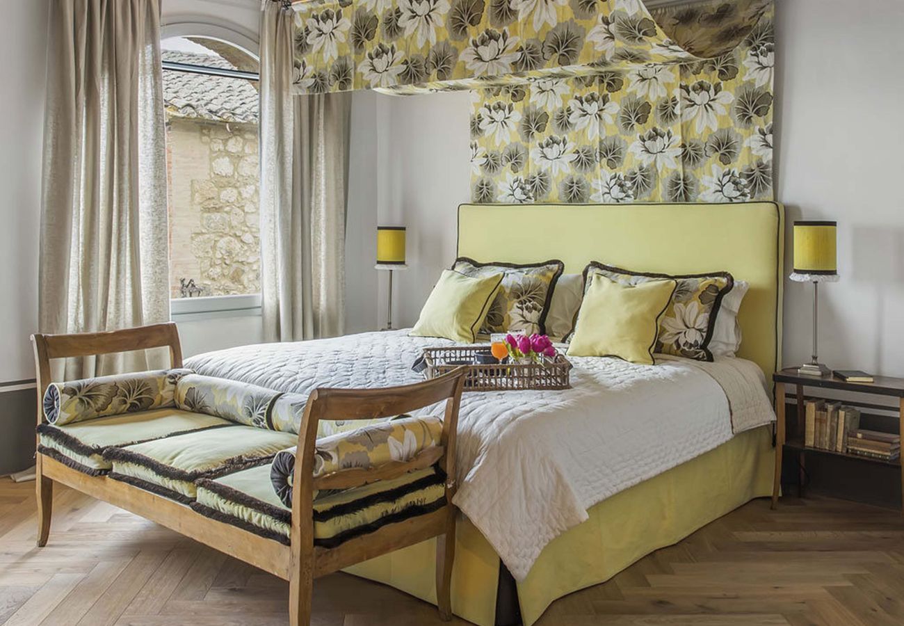 Villa in Sarteano - AMORE RENTALS - Villa Viola with Pool, Garden, Ideal for Weddings