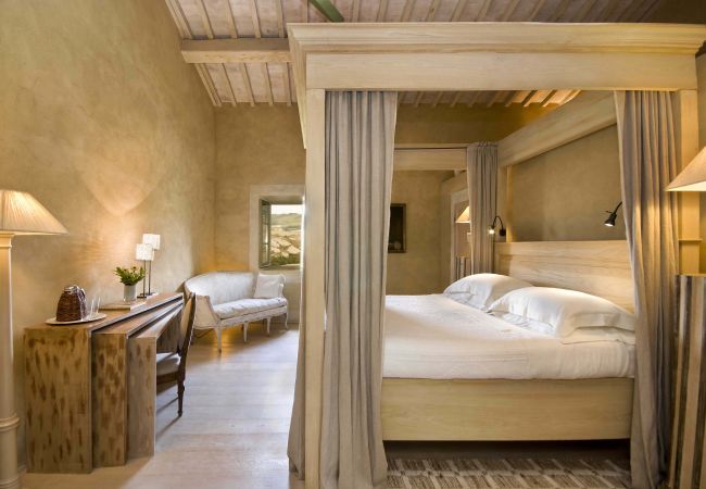 Villa in Sarteano - AMORE RENTALS - Villa Olimpia with Pool, Garden, Ideal for Weddings Villa in Sarteano - AMORE RENTALS - Villa Olimpia with Pool, Garden, Ideal for Weddings