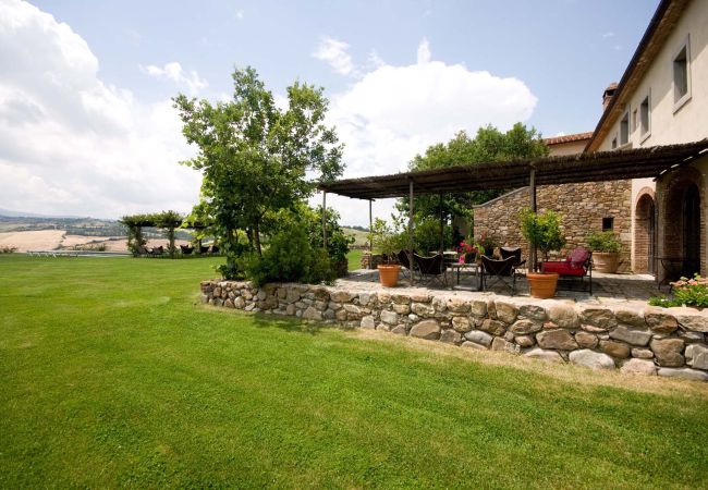 Villa in Sarteano - AMORE RENTALS - Villa Olimpia with Pool, Garden, Ideal for Weddings Villa in Sarteano - AMORE RENTALS - Villa Olimpia with Pool, Garden, Ideal for Weddings