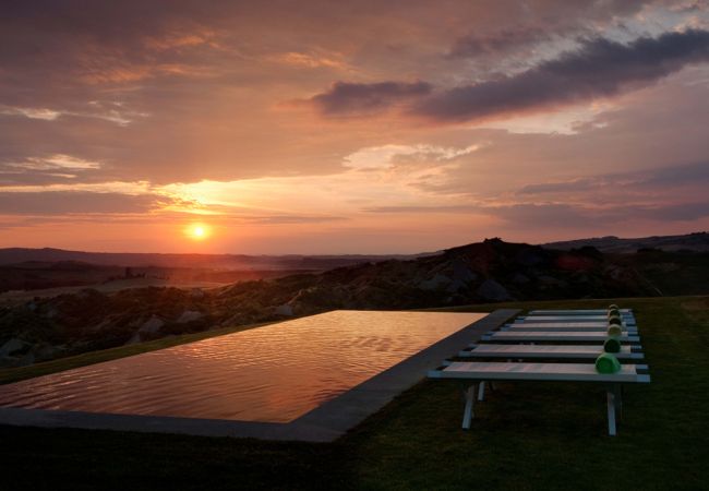 Villa in Sarteano - AMORE RENTALS - Villa Valle with Pool, Garden, Ideal for Weddings Villa in Sarteano - AMORE RENTALS - Villa Valle with Pool, Garden, Ideal for Weddings