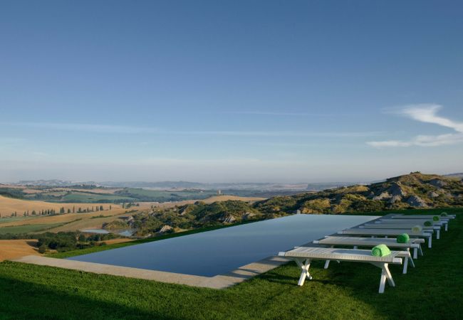 Villa/Dettached house in Sarteano - AMORE RENTALS - Villa Valle with Pool, Garden, Ideal for Weddings