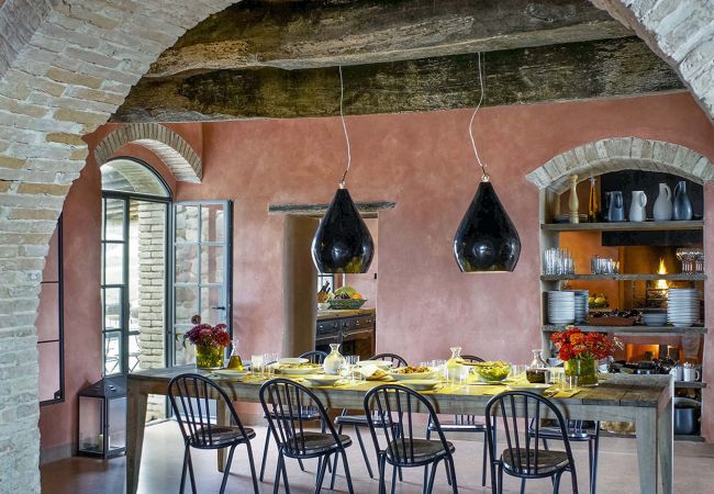 Villa in Sarteano - AMORE RENTALS - Villa Valle with Pool, Garden, Ideal for Weddings Villa in Sarteano - AMORE RENTALS - Villa Valle with Pool, Garden, Ideal for Weddings