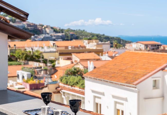 Apartment in Sorrento - AMORE RENTALS - Apartment The Roof with Terrace and Sea View Apartment in Sorrento - AMORE RENTALS - Apartment The Roof with Terrace and Sea View