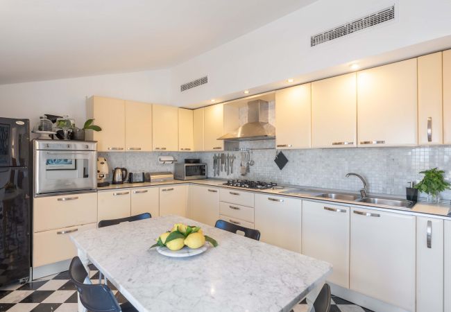 Apartment in Sorrento - AMORE RENTALS - Apartment The Roof with Terrace and Sea View Apartment in Sorrento - AMORE RENTALS - Apartment The Roof with Terrace and Sea View