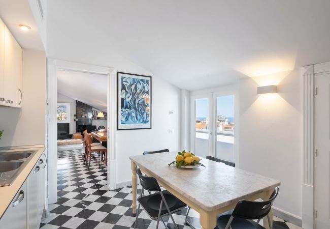 Apartment in Sorrento - AMORE RENTALS - Apartment The Roof with Terrace and Sea View Apartment in Sorrento - AMORE RENTALS - Apartment The Roof with Terrace and Sea View