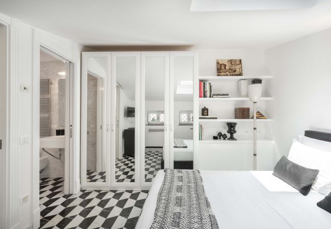 Apartment in Sorrento - AMORE RENTALS - Apartment The Roof with Terrace and Sea View Apartment in Sorrento - AMORE RENTALS - Apartment The Roof with Terrace and Sea View