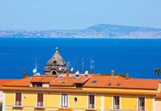 Apartment in Sorrento - AMORE RENTALS - Apartment The Roof with Terrace and Sea View Apartment in Sorrento - AMORE RENTALS - Apartment The Roof with Terrace and Sea View