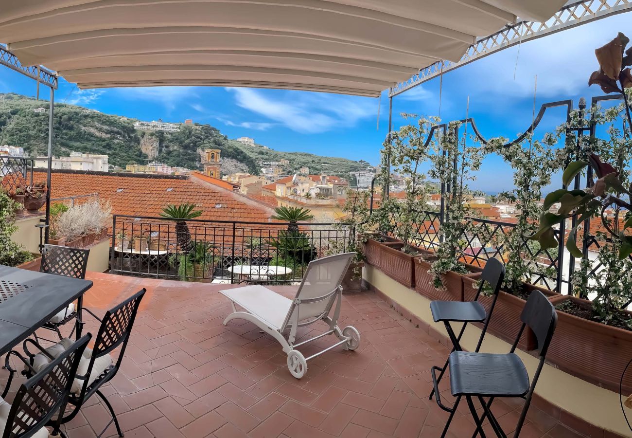 Apartment in Sorrento - AMORE RENTALS - Apartment The Roof with Terrace and Sea View