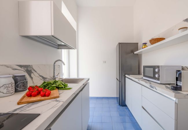 Villa in Praiano - AMORE RENTALS - Villa Jacaranda with Pool and Sea View Villa in Praiano - AMORE RENTALS - Villa Jacaranda with Pool and Sea View