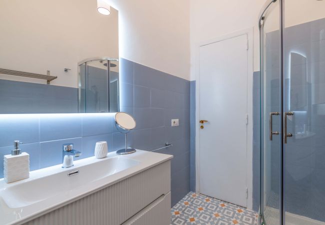 Villa in Praiano - AMORE RENTALS - Villa Jacaranda with Pool and Sea View Villa in Praiano - AMORE RENTALS - Villa Jacaranda with Pool and Sea View