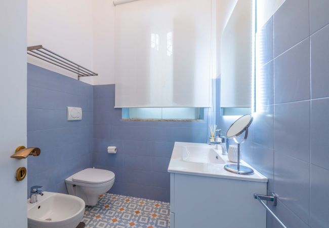 Villa in Praiano - AMORE RENTALS - Villa Jacaranda with Pool and Sea View Villa in Praiano - AMORE RENTALS - Villa Jacaranda with Pool and Sea View