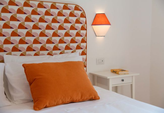 Villa in Praiano - AMORE RENTALS - Villa Jacaranda with Pool and Sea View Villa in Praiano - AMORE RENTALS - Villa Jacaranda with Pool and Sea View