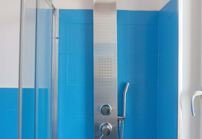 Villa in Praiano - AMORE RENTALS - Villa Jacaranda with Pool and Sea View Villa in Praiano - AMORE RENTALS - Villa Jacaranda with Pool and Sea View