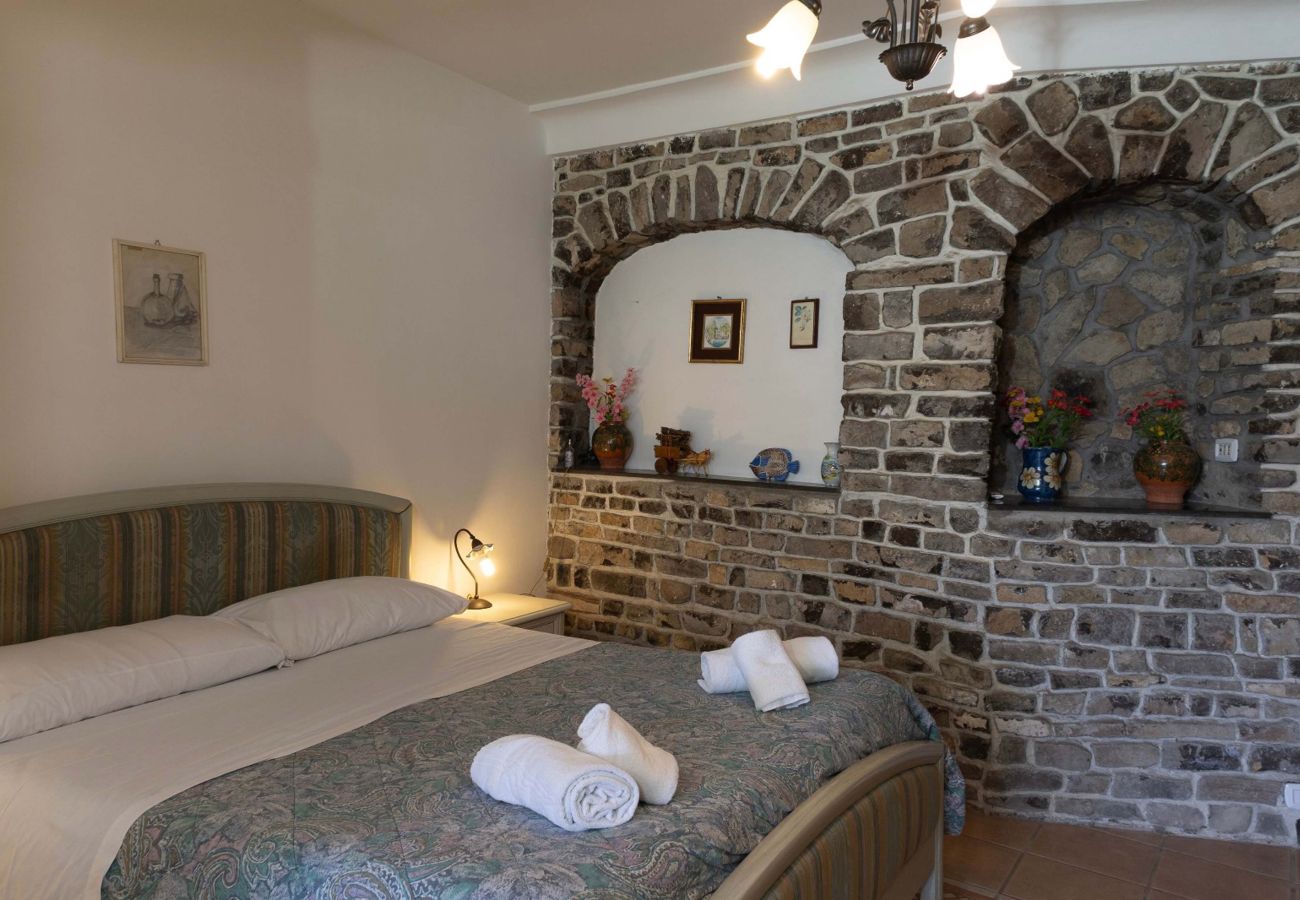 House in Vico Equense - AMORE RENTALS - Casa Assunta with Parking and Air Conditioning