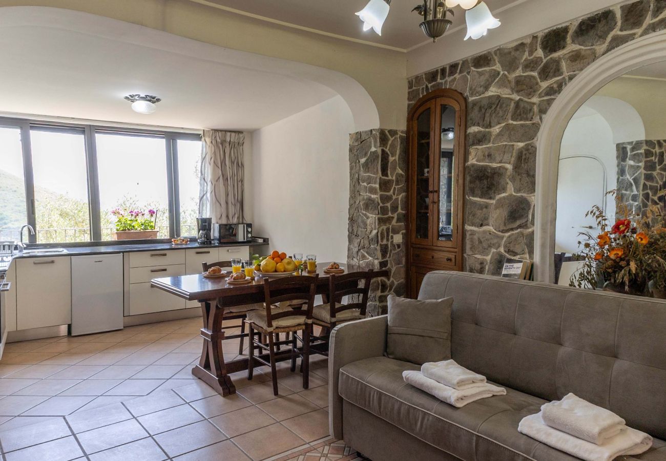 House in Vico Equense - AMORE RENTALS - Casa Assunta with Parking and Air Conditioning