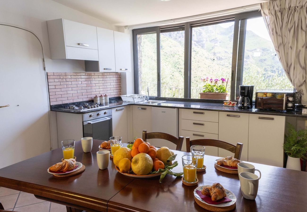 House in Vico Equense - AMORE RENTALS - Casa Assunta with Parking and Air Conditioning