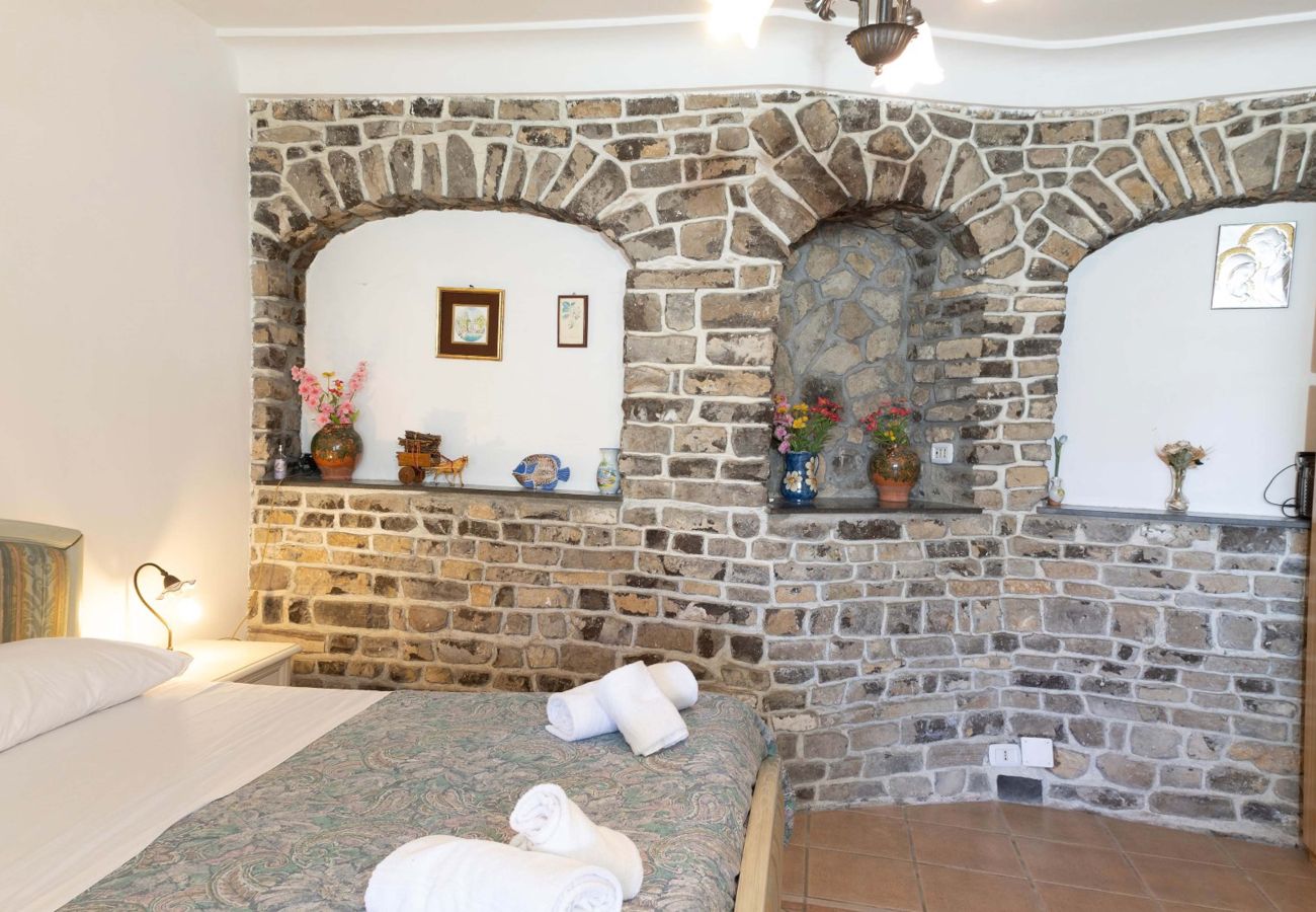 House in Vico Equense - AMORE RENTALS - Casa Assunta with Parking and Air Conditioning