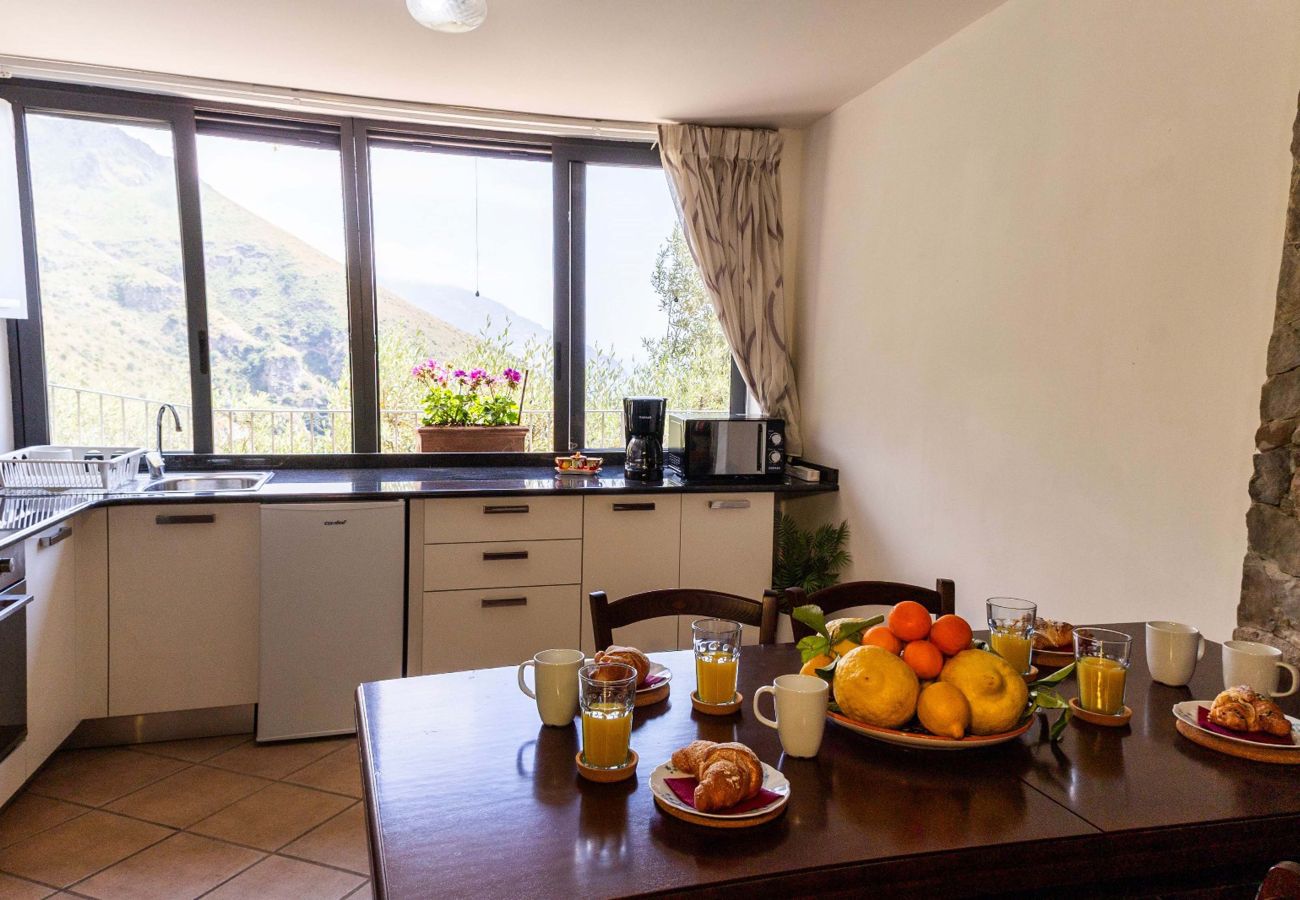 House in Vico Equense - AMORE RENTALS - Casa Assunta with Parking and Air Conditioning
