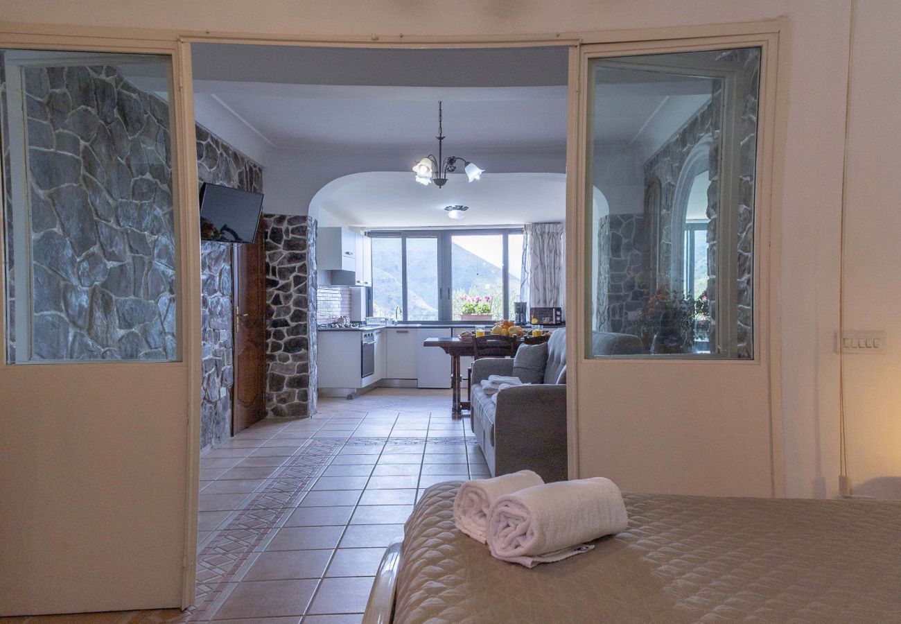 House in Vico Equense - AMORE RENTALS - Casa Assunta with Parking and Air Conditioning