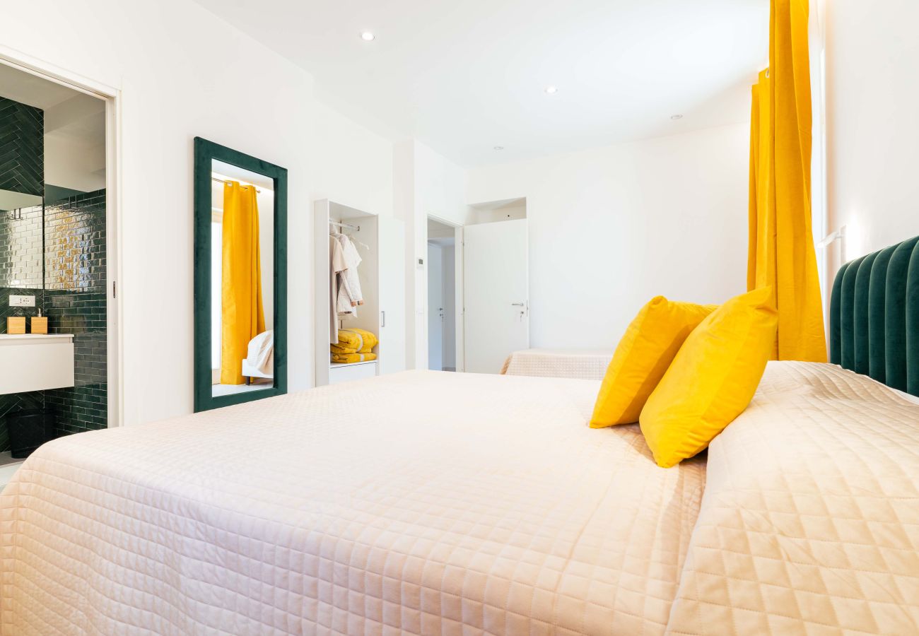 Villa in Sorrento - AMORE RENTALS - Villa Alice with Garden, Air Conditioning and Terrace