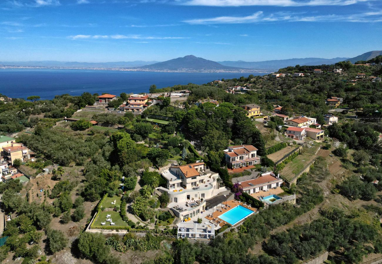 Villa in Sant´Agata sui Due Golfi - AMORE RENTALS - Villa Hermes with Private Pool, Sea View, Garden