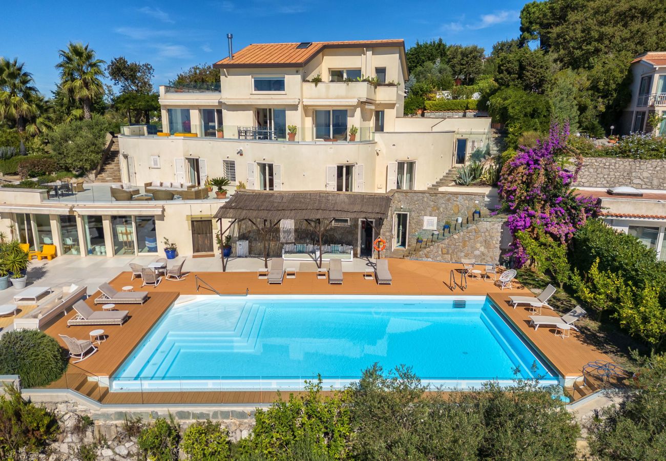 Villa in Sant´Agata sui Due Golfi - AMORE RENTALS - Villa Hermes with Private Pool, Sea View, Garden