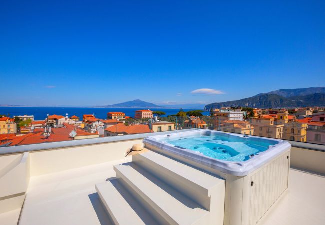 House in Sorrento - AMORE RENTALS - The Square, Luxury Penthouse with Sea View and Jacuzzi in Piazza Tasso House in Sorrento - AMORE RENTALS - The Square, Luxury Penthouse with Sea View and Jacuzzi in Piazza Tasso