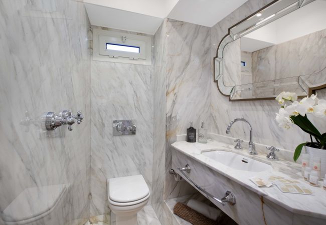House in Sorrento - AMORE RENTALS - The Square, Luxury Penthouse with Sea View and Jacuzzi in Piazza Tasso House in Sorrento - AMORE RENTALS - The Square, Luxury Penthouse with Sea View and Jacuzzi in Piazza Tasso