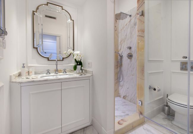 House in Sorrento - AMORE RENTALS - The Square, Luxury Penthouse with Sea View and Jacuzzi in Piazza Tasso House in Sorrento - AMORE RENTALS - The Square, Luxury Penthouse with Sea View and Jacuzzi in Piazza Tasso