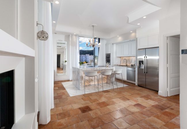House in Sorrento - AMORE RENTALS - The Square, Luxury Penthouse with Sea View and Jacuzzi in Piazza Tasso House in Sorrento - AMORE RENTALS - The Square, Luxury Penthouse with Sea View and Jacuzzi in Piazza Tasso