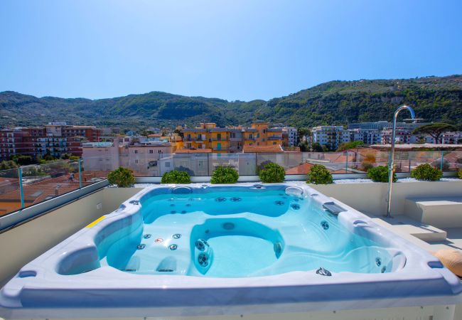 House in Sorrento - AMORE RENTALS - The Square, Luxury Penthouse with Sea View and Jacuzzi in Piazza Tasso House in Sorrento - AMORE RENTALS - The Square, Luxury Penthouse with Sea View and Jacuzzi in Piazza Tasso