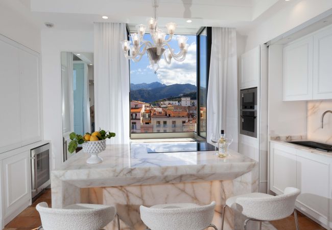 House in Sorrento - AMORE RENTALS - The Square, Luxury Penthouse with Sea View and Jacuzzi in Piazza Tasso House in Sorrento - AMORE RENTALS - The Square, Luxury Penthouse with Sea View and Jacuzzi in Piazza Tasso