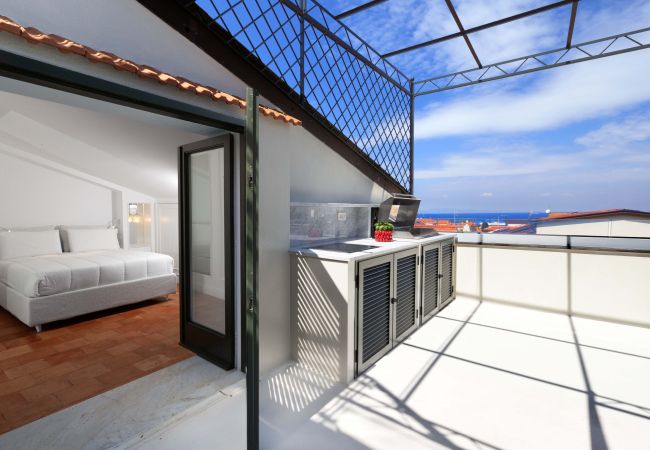 House in Sorrento - AMORE RENTALS - The Square, Luxury Penthouse with Sea View and Jacuzzi in Piazza Tasso House in Sorrento - AMORE RENTALS - The Square, Luxury Penthouse with Sea View and Jacuzzi in Piazza Tasso