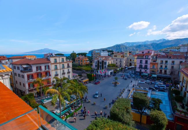 House in Sorrento - AMORE RENTALS - The Square, Luxury Penthouse with Sea View and Jacuzzi in Piazza Tasso House in Sorrento - AMORE RENTALS - The Square, Luxury Penthouse with Sea View and Jacuzzi in Piazza Tasso