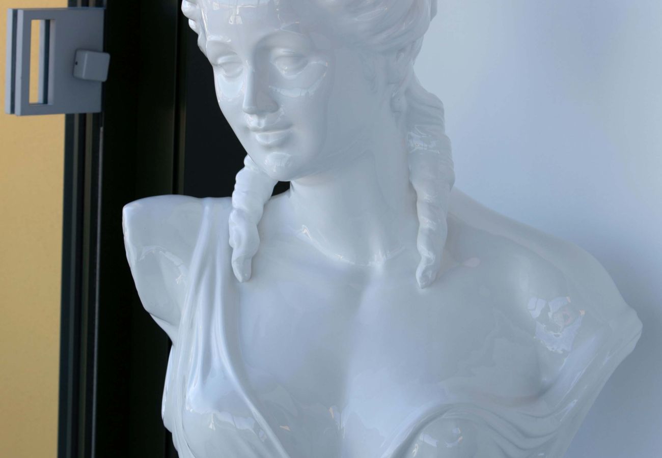 House in Sorrento - AMORE RENTALS - The Square, Luxury Penthouse with Sea View and Jacuzzi in Piazza Tasso