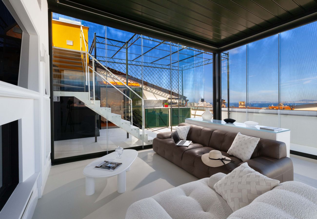 House in Sorrento - AMORE RENTALS - The Square, Luxury Penthouse with Sea View and Jacuzzi in Piazza Tasso