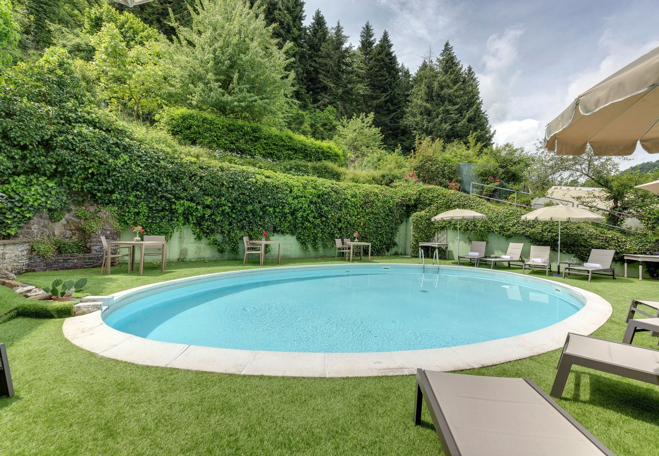 Villa in Palazzuolo sul Senio - AMORE RENTALS - Villa Barbara 1 with Private Pool and Garden