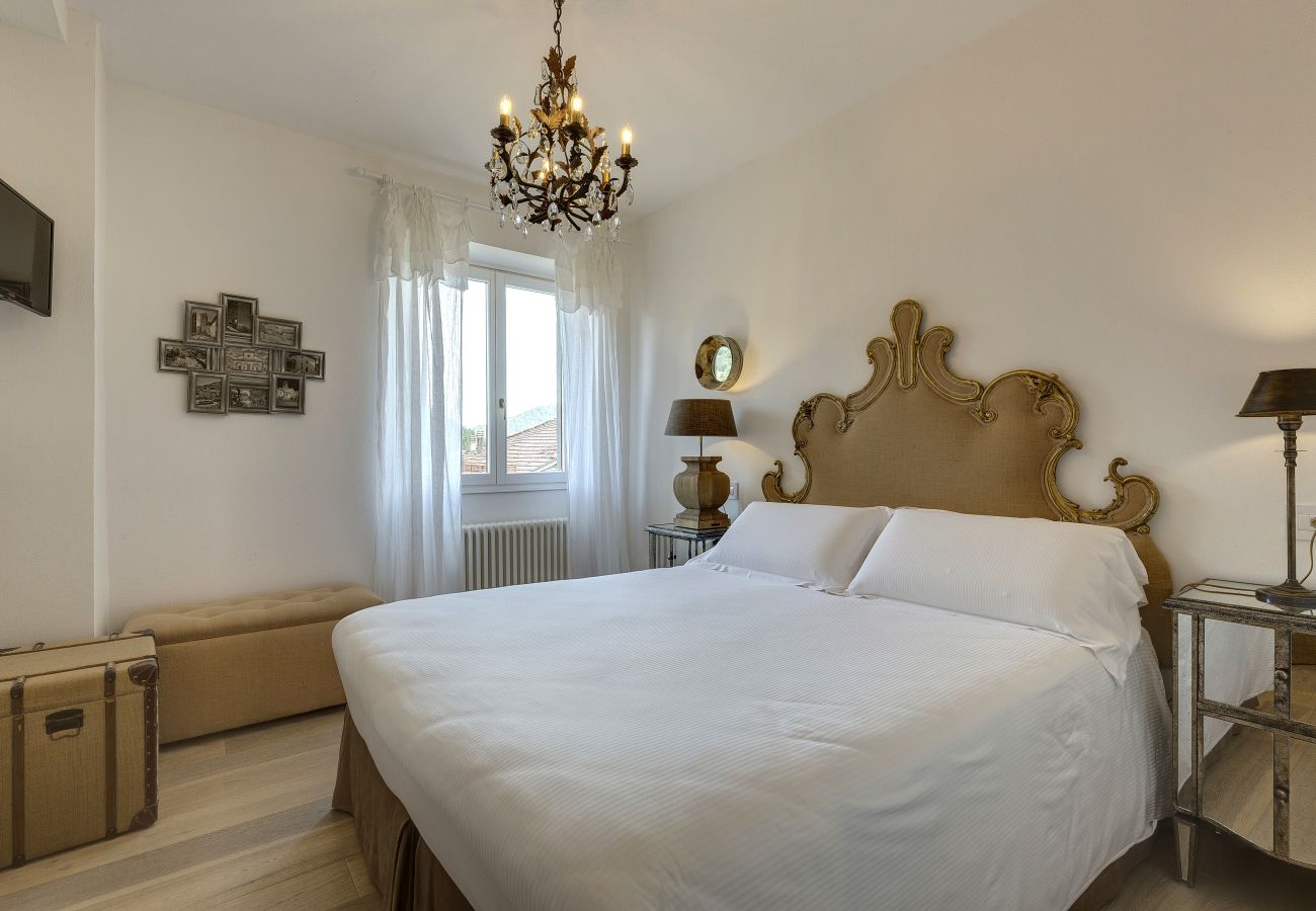 Villa in Palazzuolo sul Senio - AMORE RENTALS - Villa Barbara 1 with Private Pool and Garden