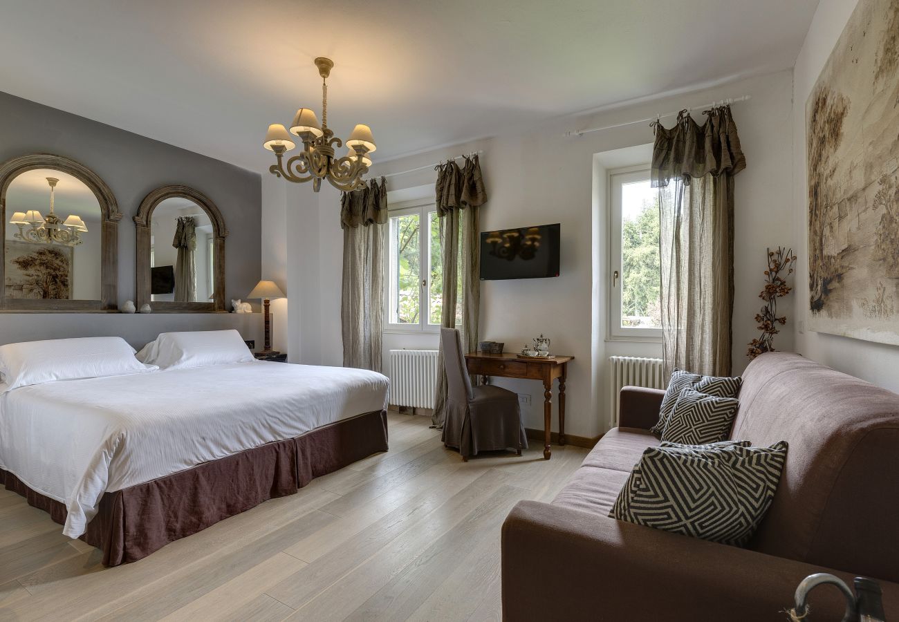 Villa in Palazzuolo sul Senio - AMORE RENTALS - Villa Barbara 1 with Private Pool and Garden