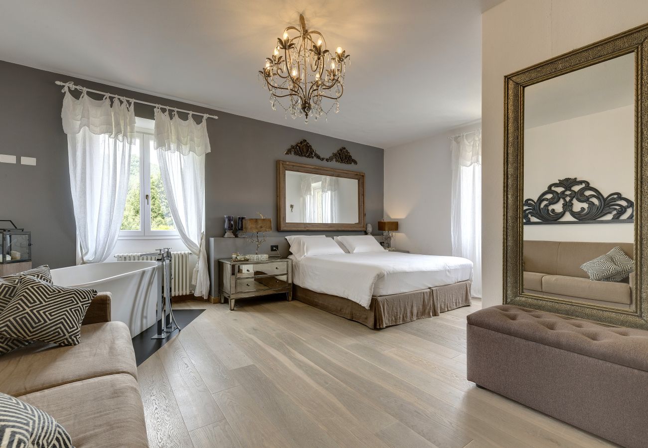 Villa in Palazzuolo sul Senio - AMORE RENTALS - Villa Barbara 1 with Private Pool and Garden
